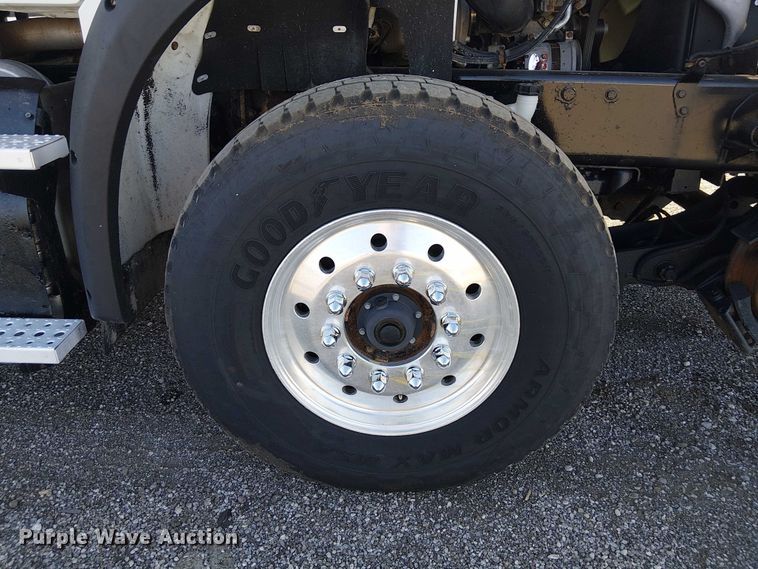 image for item EG1672 2012 Freightliner Business Class M2 crane truck