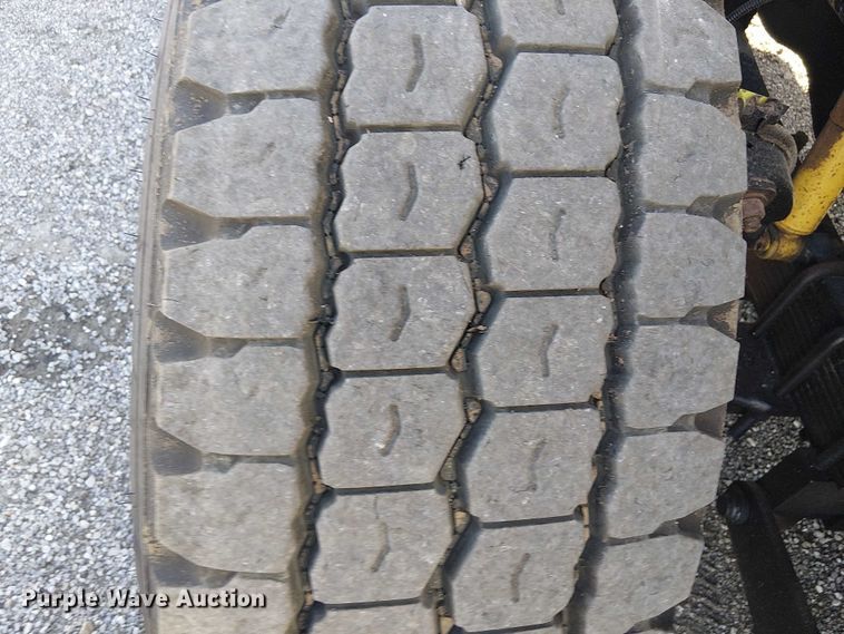 image for item EG1672 2012 Freightliner Business Class M2 crane truck