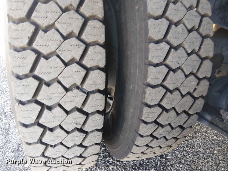 image for item EG1672 2012 Freightliner Business Class M2 crane truck