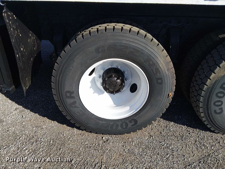 image for item EG1672 2012 Freightliner Business Class M2 crane truck