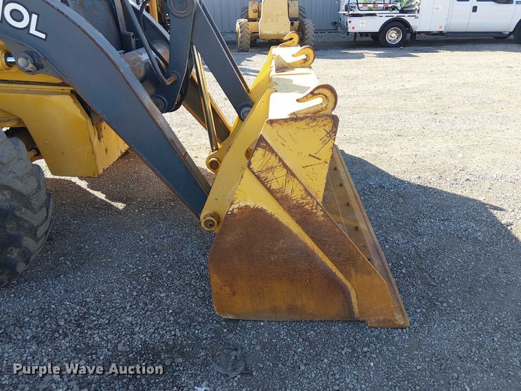 image for item EG1673 2017 John Deere 410L backhoe