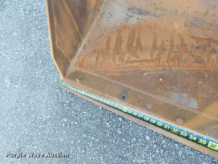 image for item EG1673 2017 John Deere 410L backhoe