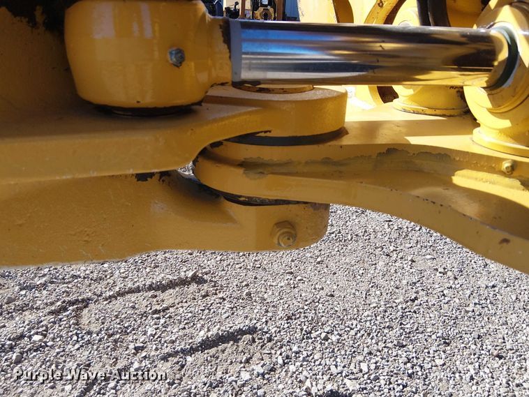 image for item EG1673 2017 John Deere 410L backhoe