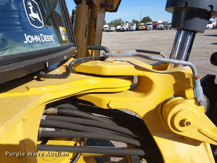 image for item EG1673 2017 John Deere 410L backhoe