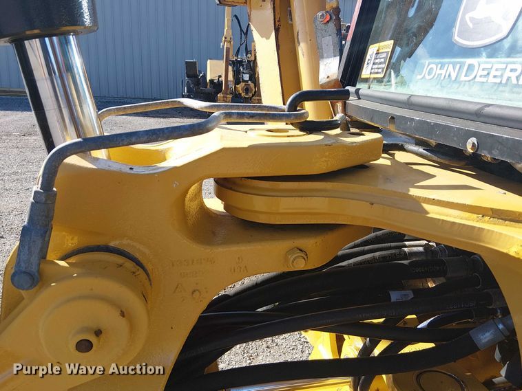 image for item EG1673 2017 John Deere 410L backhoe