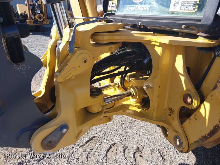 image for item EG1673 2017 John Deere 410L backhoe