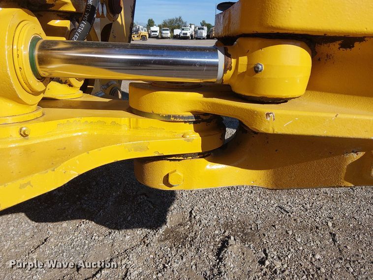 image for item EG1673 2017 John Deere 410L backhoe