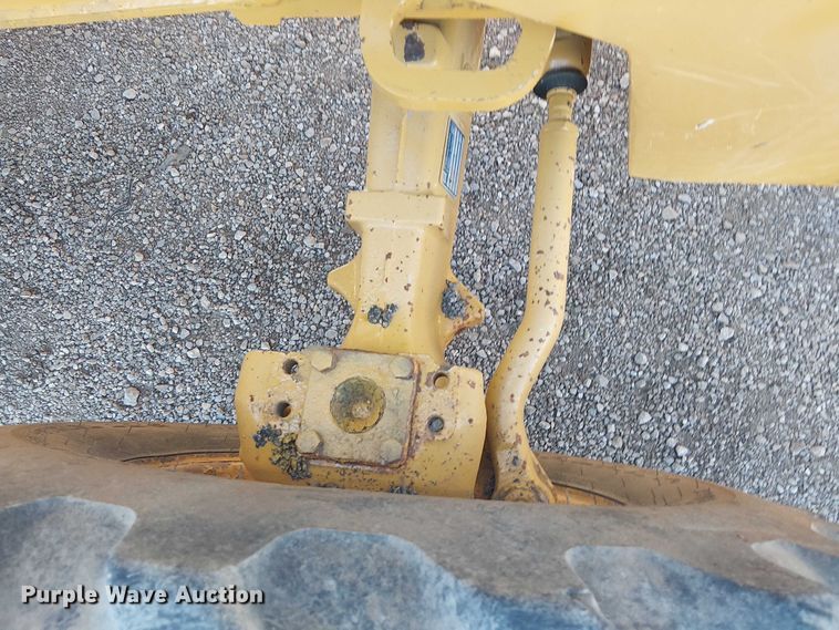 image for item EG1673 2017 John Deere 410L backhoe