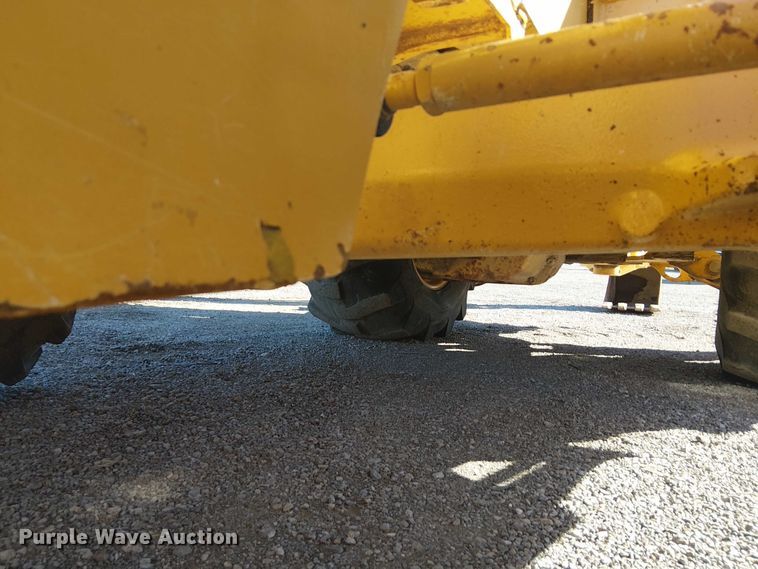 image for item EG1673 2017 John Deere 410L backhoe