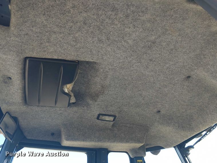 image for item EG1673 2017 John Deere 410L backhoe