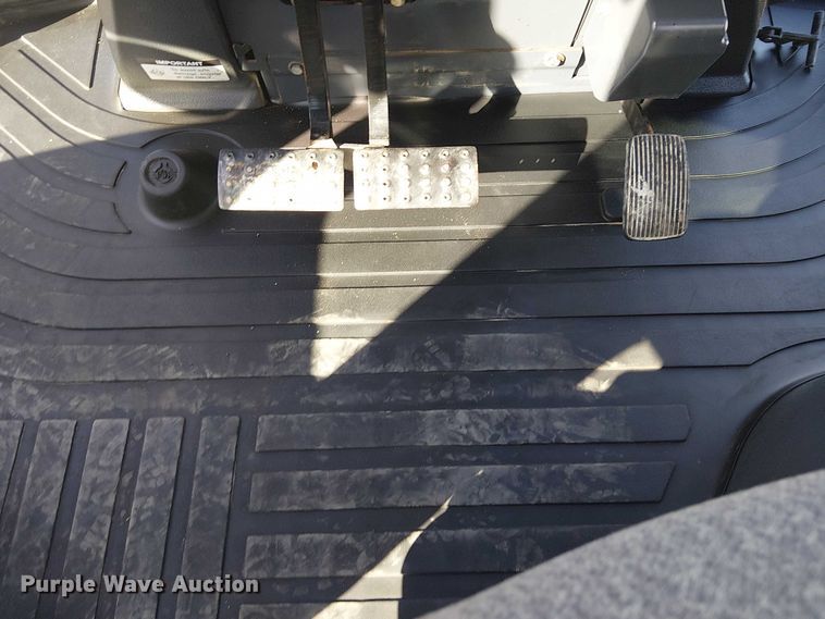 image for item EG1673 2017 John Deere 410L backhoe