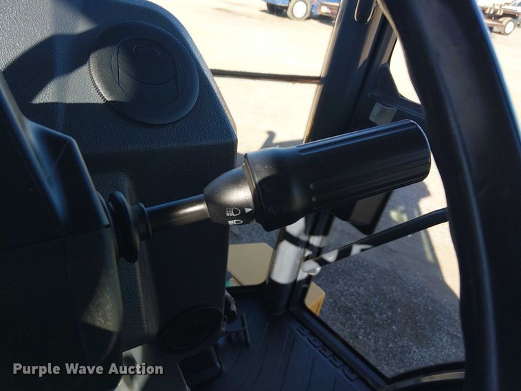 image for item EG1673 2017 John Deere 410L backhoe