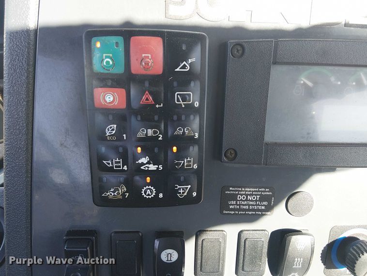 image for item EG1673 2017 John Deere 410L backhoe