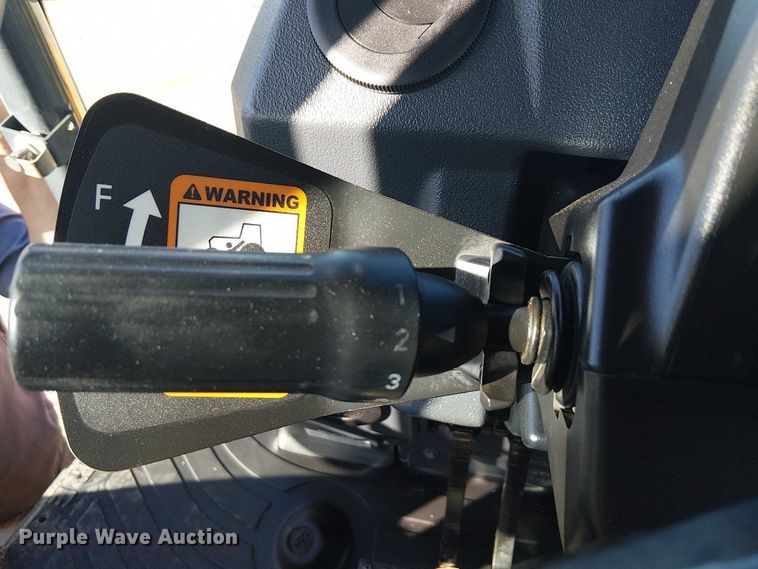 image for item EG1673 2017 John Deere 410L backhoe