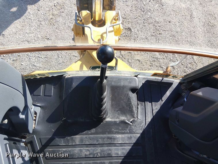 image for item EG1673 2017 John Deere 410L backhoe