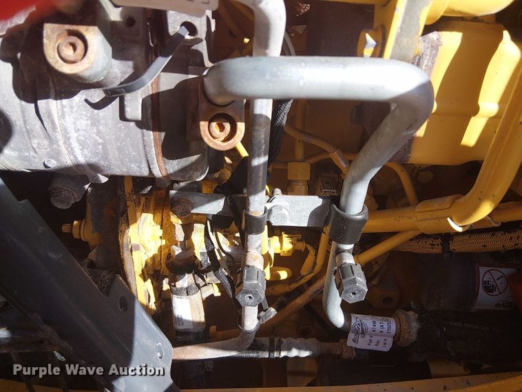 image for item EG1673 2017 John Deere 410L backhoe