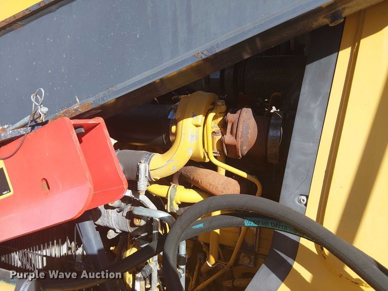 image for item EG1673 2017 John Deere 410L backhoe