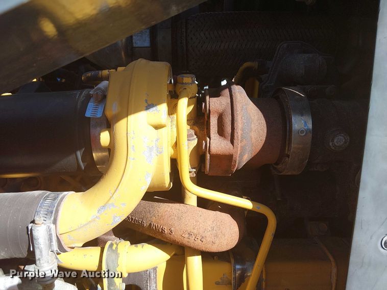 image for item EG1673 2017 John Deere 410L backhoe