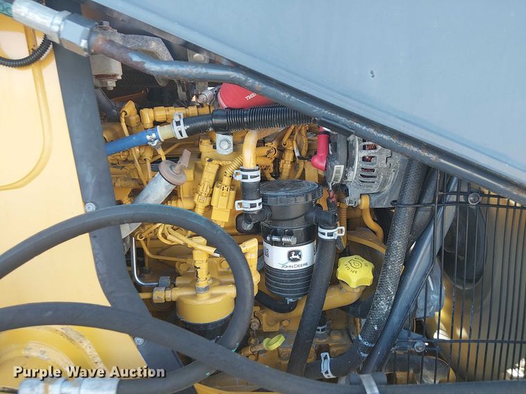 image for item EG1673 2017 John Deere 410L backhoe