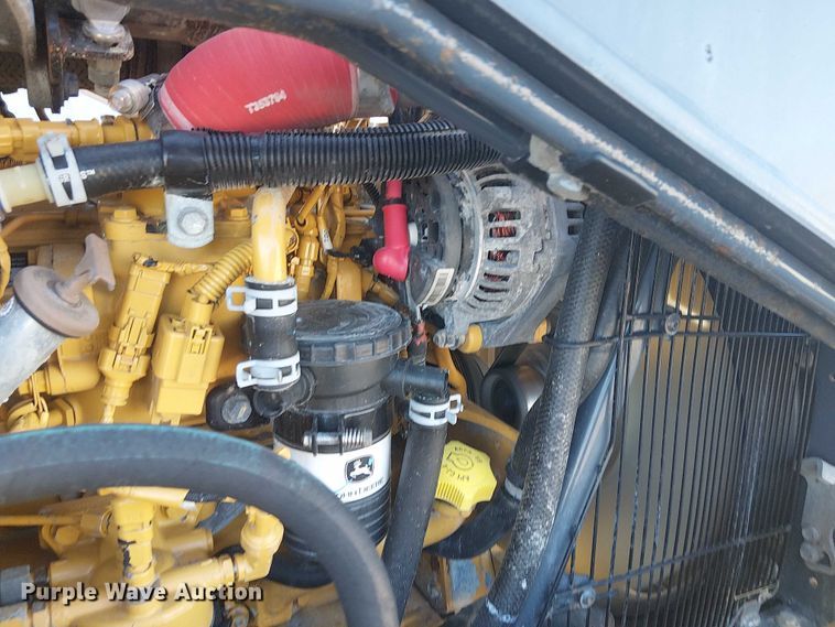 image for item EG1673 2017 John Deere 410L backhoe