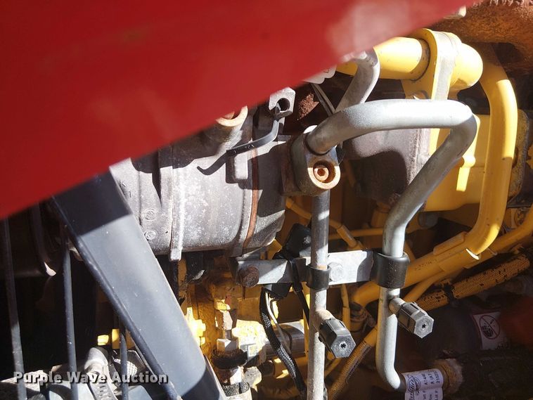 image for item EG1673 2017 John Deere 410L backhoe