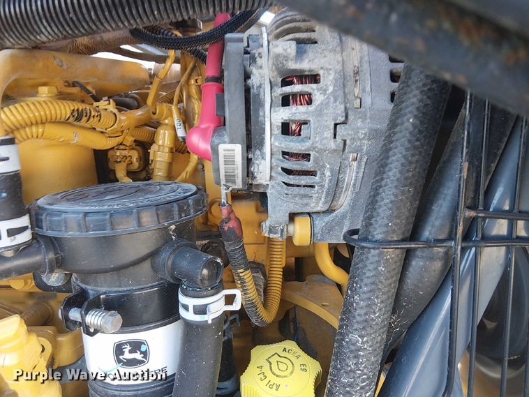 image for item EG1673 2017 John Deere 410L backhoe