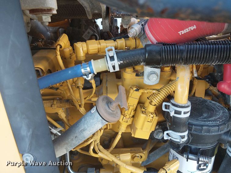 image for item EG1673 2017 John Deere 410L backhoe