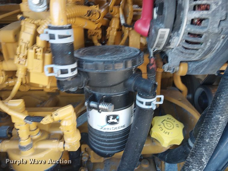 image for item EG1673 2017 John Deere 410L backhoe