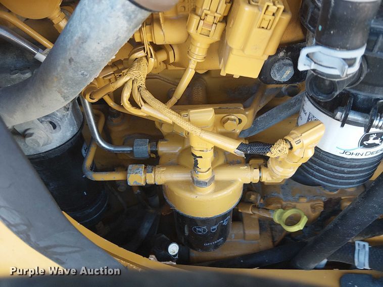 image for item EG1673 2017 John Deere 410L backhoe