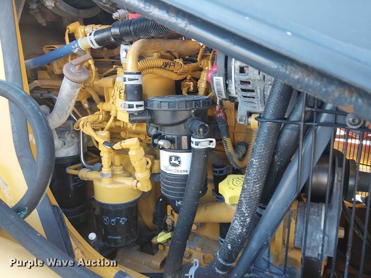 image for item EG1673 2017 John Deere 410L backhoe