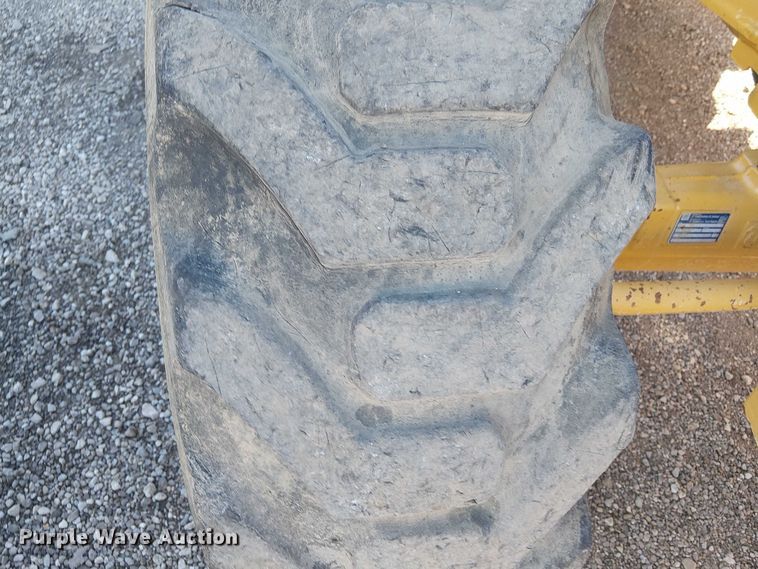 image for item EG1673 2017 John Deere 410L backhoe