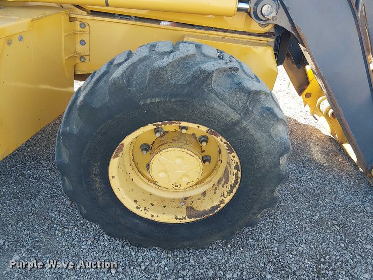 image for item EG1673 2017 John Deere 410L backhoe