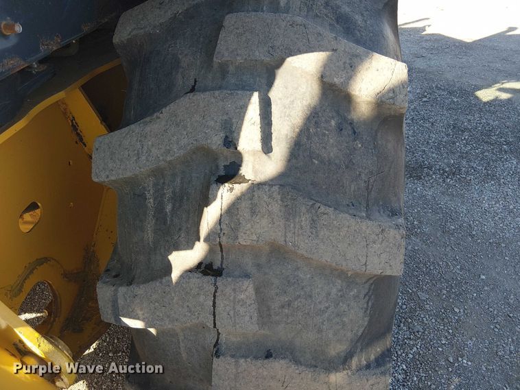 image for item EG1673 2017 John Deere 410L backhoe