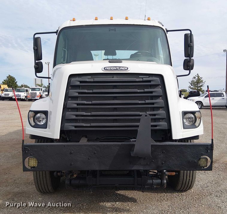 image for item EG1682 2014 Freightliner 108SD utility / service truck