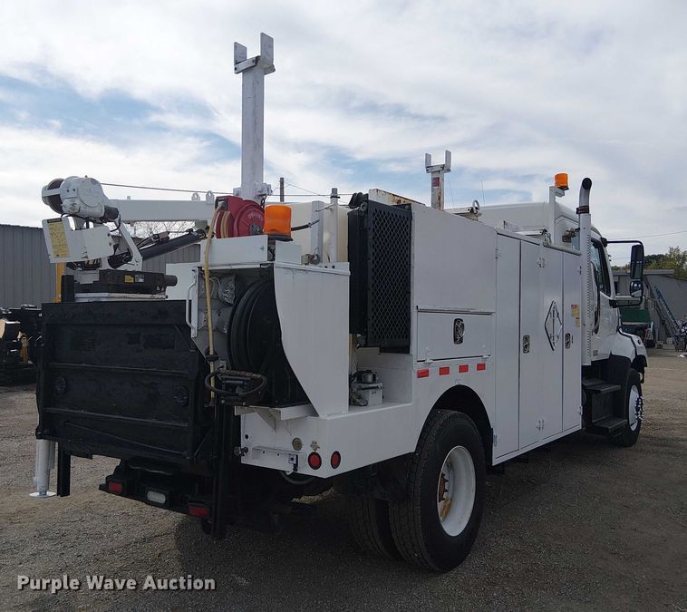 image for item EG1682 2014 Freightliner 108SD utility / service truck