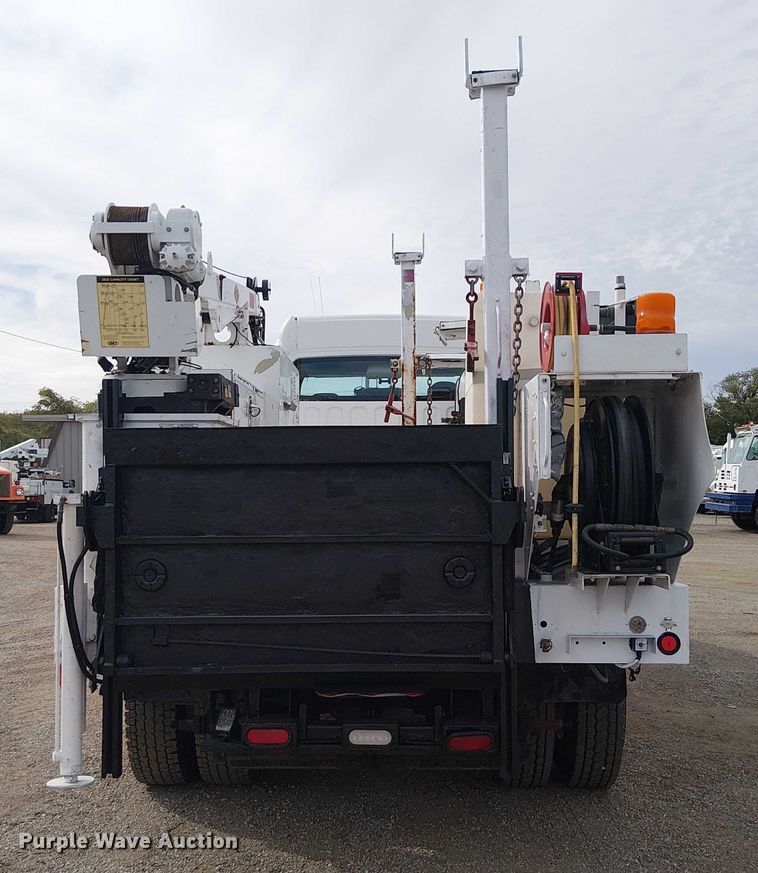 image for item EG1682 2014 Freightliner 108SD utility / service truck