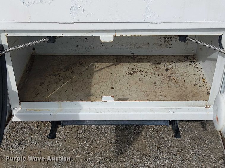 image for item EG1682 2014 Freightliner 108SD utility / service truck