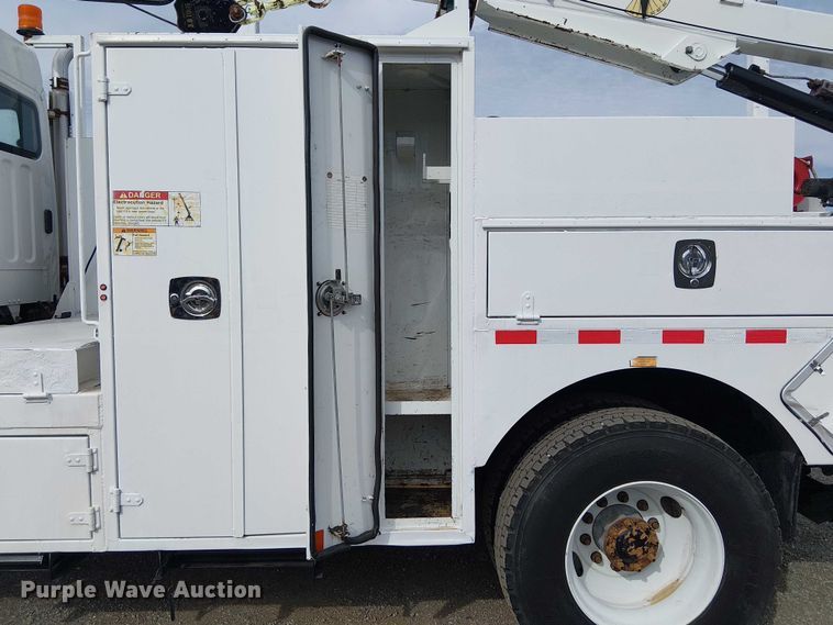 image for item EG1682 2014 Freightliner 108SD utility / service truck