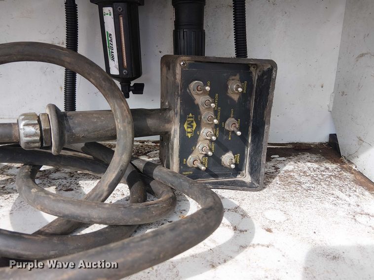 image for item EG1682 2014 Freightliner 108SD utility / service truck