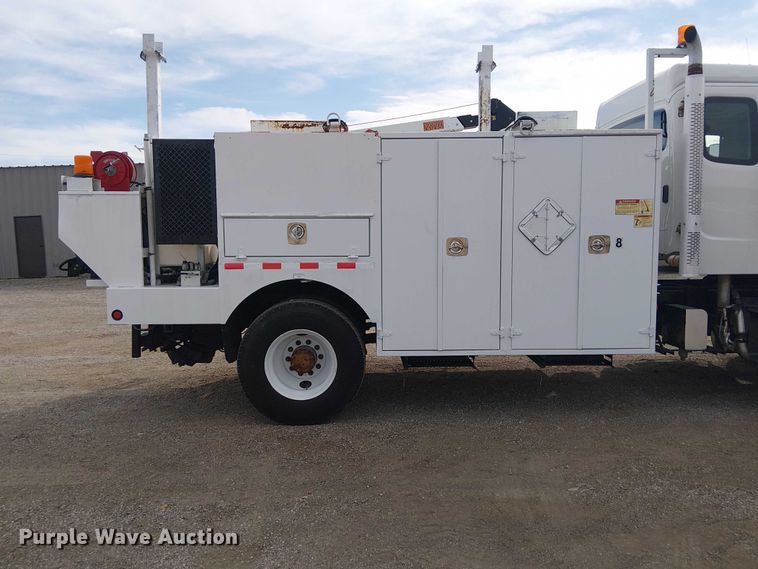 image for item EG1682 2014 Freightliner 108SD utility / service truck