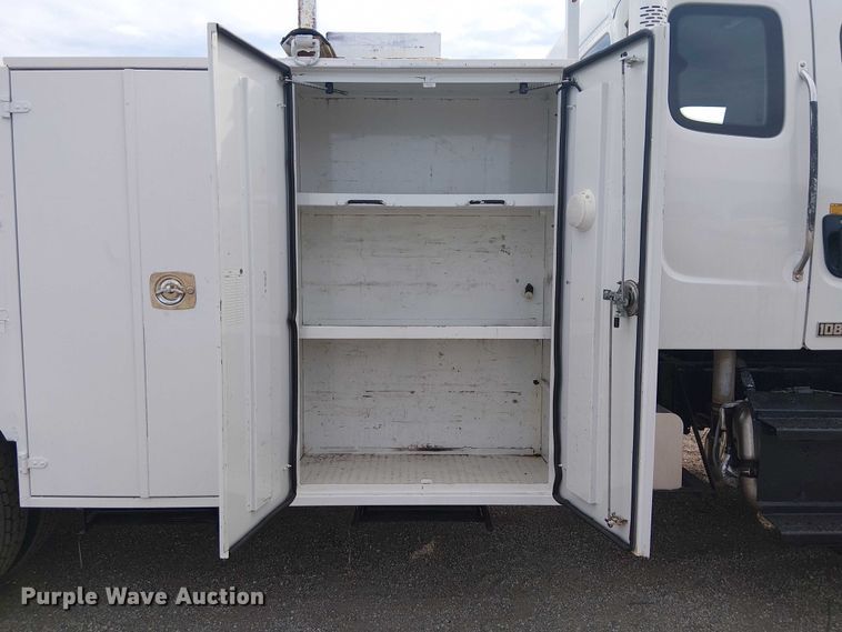 image for item EG1682 2014 Freightliner 108SD utility / service truck