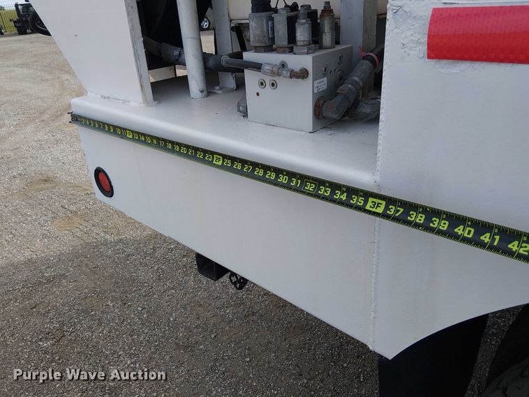 image for item EG1682 2014 Freightliner 108SD utility / service truck