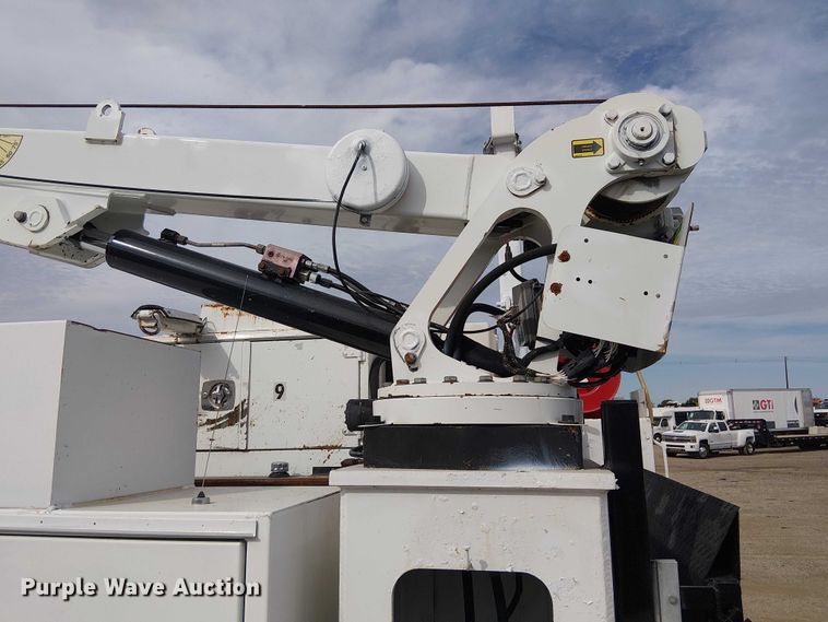 image for item EG1682 2014 Freightliner 108SD utility / service truck