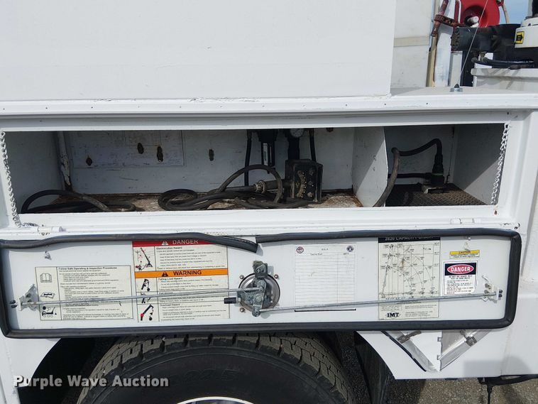 image for item EG1682 2014 Freightliner 108SD utility / service truck