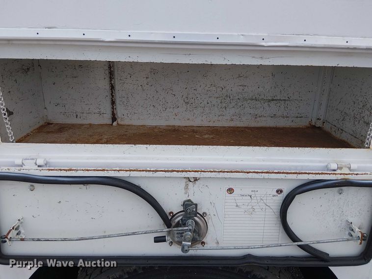 image for item EG1682 2014 Freightliner 108SD utility / service truck