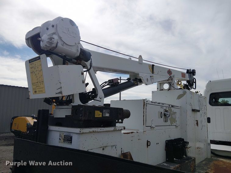 image for item EG1682 2014 Freightliner 108SD utility / service truck