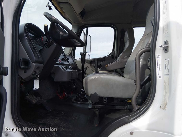 image for item EG1682 2014 Freightliner 108SD utility / service truck