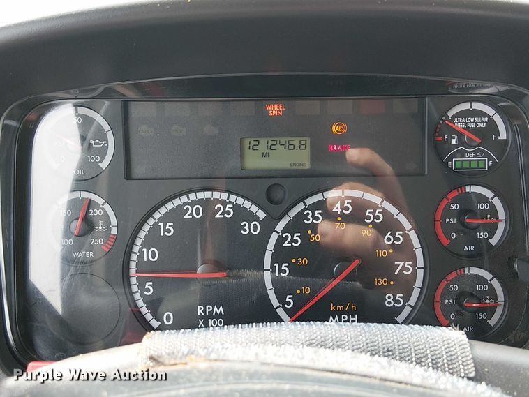 image for item EG1682 2014 Freightliner 108SD utility / service truck