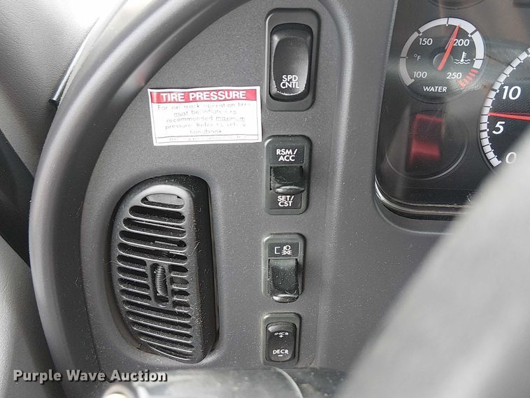 image for item EG1682 2014 Freightliner 108SD utility / service truck