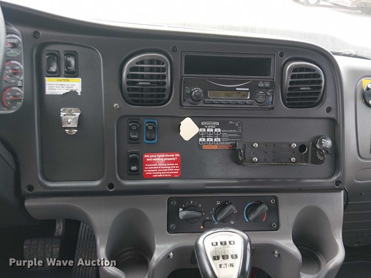 image for item EG1682 2014 Freightliner 108SD utility / service truck